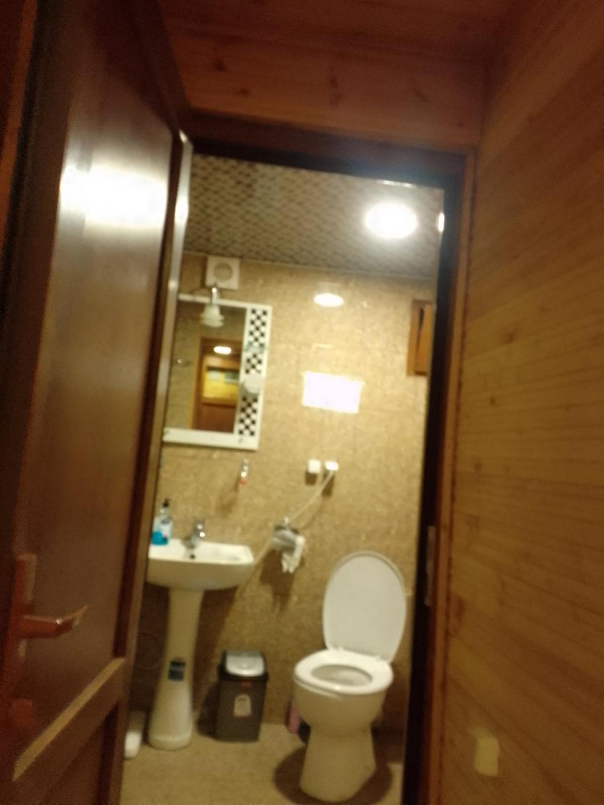 Guesthouse Luka Ushguli Exterior photo