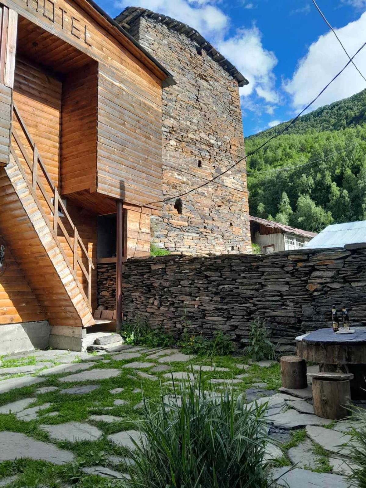 Guesthouse Luka Ushguli Exterior photo